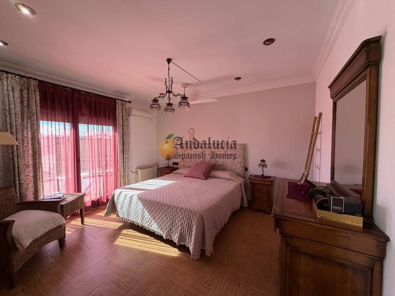 5 soveværelse Villa til salg i Moraleda de Zafayona med swimmingpool garage - € 480.000 (Ref: 10141473)