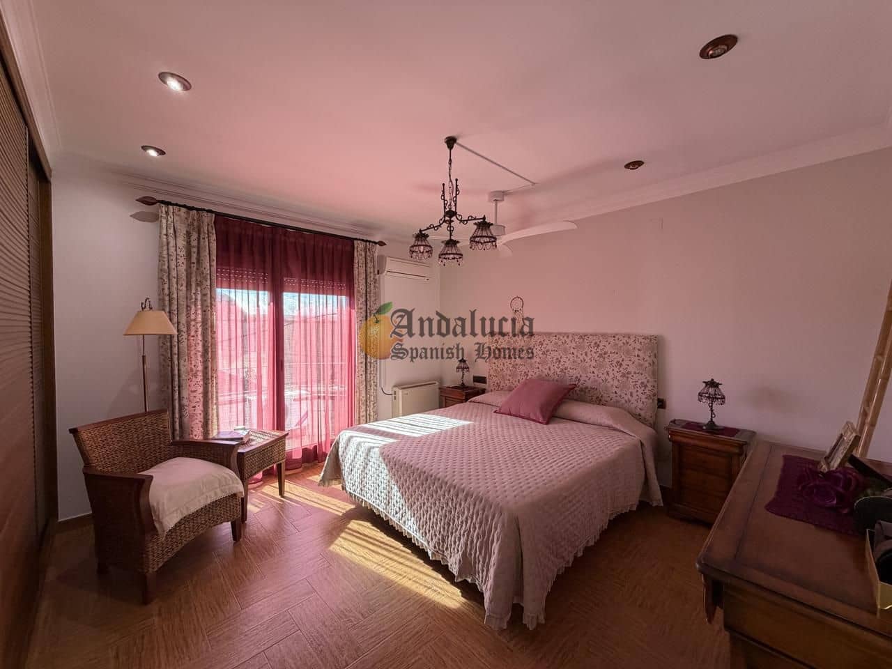 5 soveværelse Villa til salg i Moraleda de Zafayona med swimmingpool garage - € 480.000 (Ref: 10141473)