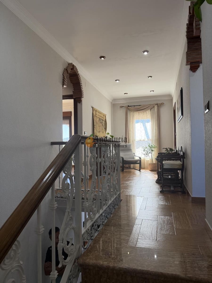 5 soveværelse Villa til salg i Moraleda de Zafayona med swimmingpool garage - € 480.000 (Ref: 10141473)