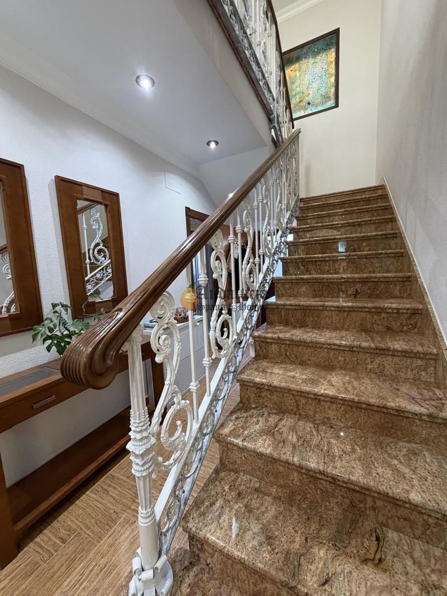 5 soveværelse Villa til salg i Moraleda de Zafayona med swimmingpool garage - € 480.000 (Ref: 10141473)