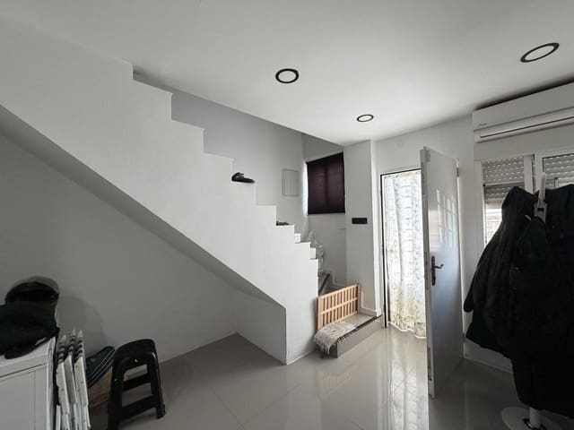 3 soverom Villa til salgs i El Turro, Cacín med garasje - € 78 000 (Ref: 10149308)