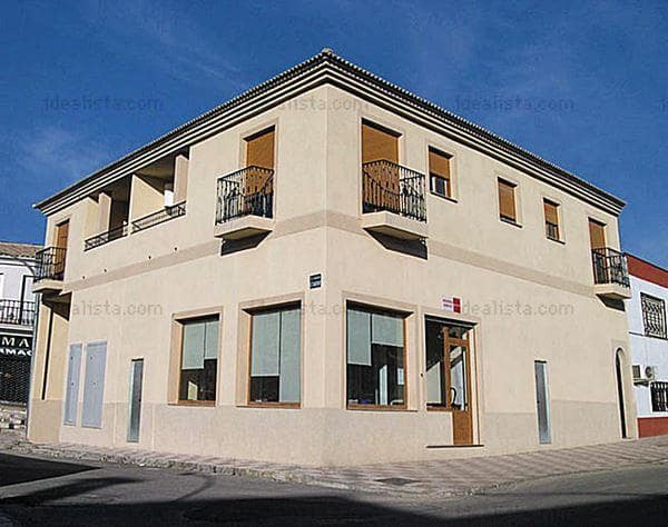 6 soveværelse Villa til salg i Illora med garage - € 148.000 (Ref: 3242301)