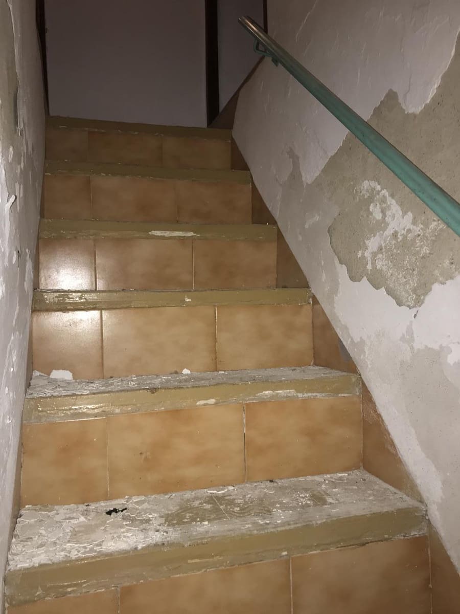 Chalet de 4 habitaciones en Cacín en venta con garaje - 35.000 € (Ref: 4280049)
