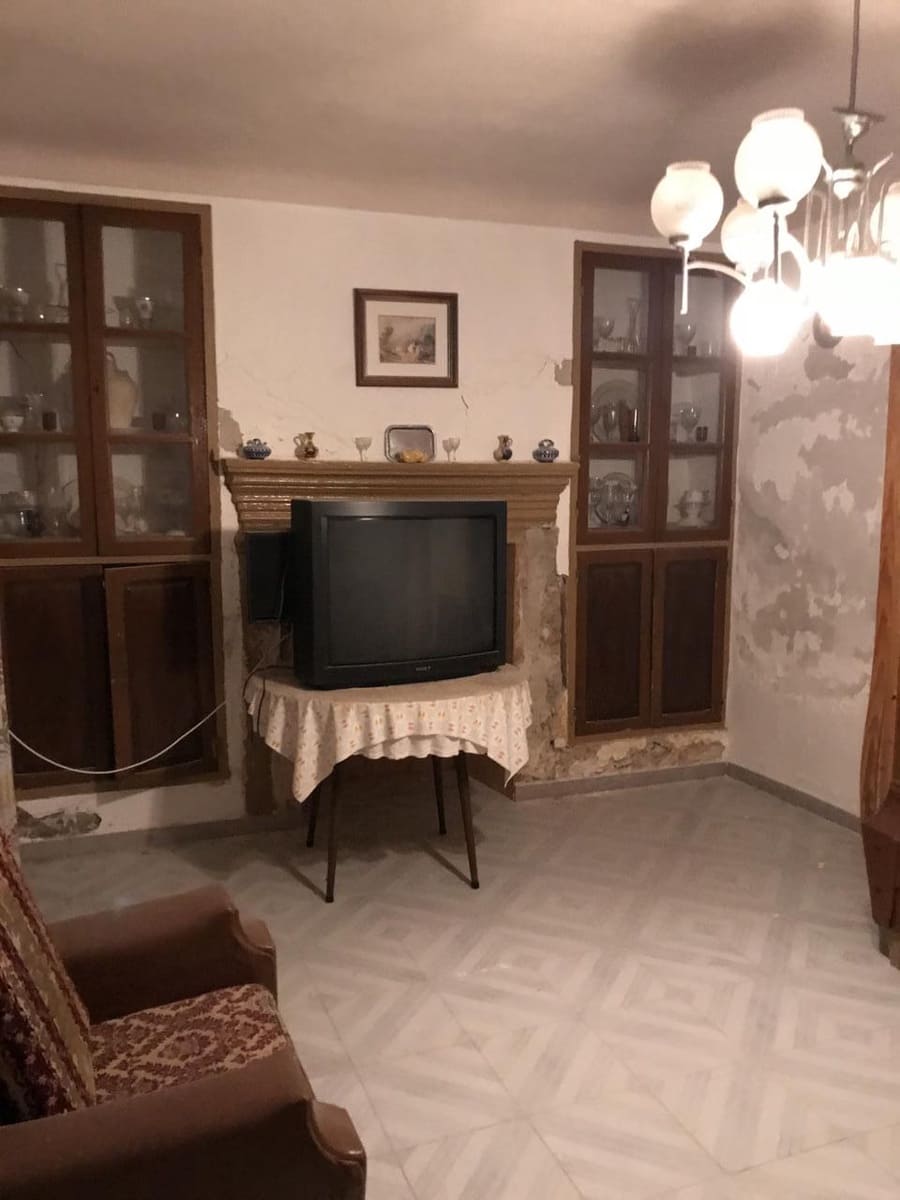Chalet de 4 habitaciones en Cacín en venta con garaje - 35.000 € (Ref: 4280049)