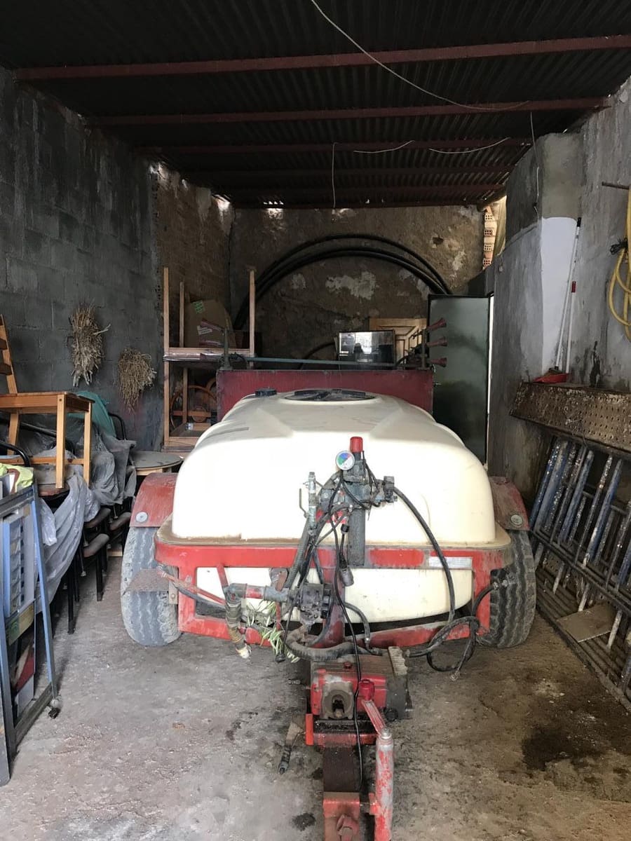 Chalet de 4 habitaciones en Cacín en venta con garaje - 35.000 € (Ref: 4280049)