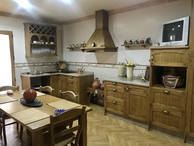 4 soveværelse Villa til salg i Moraleda de Zafayona med garage - € 185.000 (Ref: 4416634)