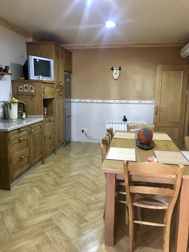 4 soveværelse Villa til salg i Moraleda de Zafayona med garage - € 185.000 (Ref: 4416634)