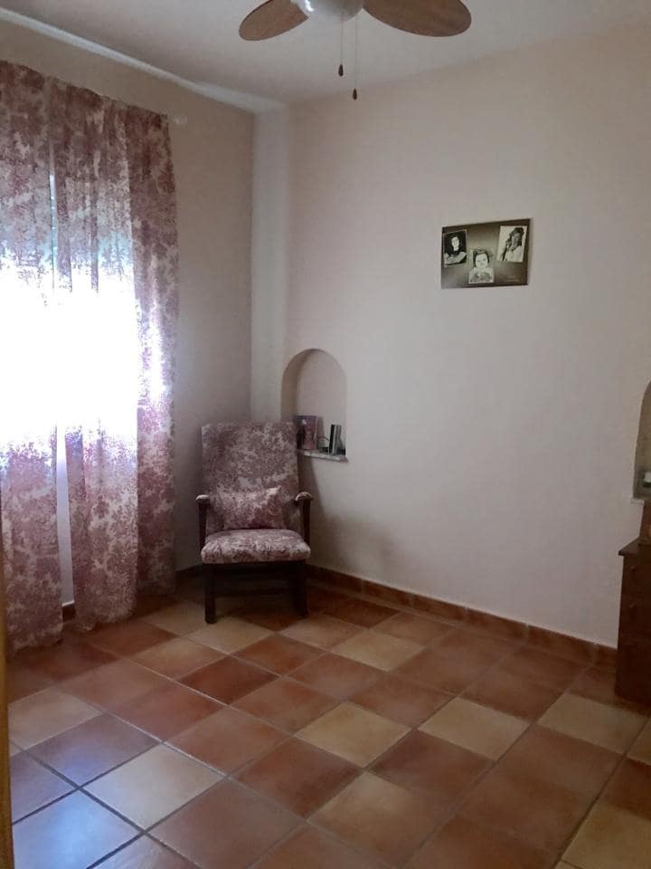 4 soveværelse Villa til salg i Moraleda de Zafayona med garage - € 185.000 (Ref: 4416634)