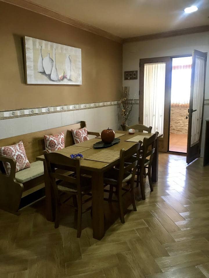 4 soveværelse Villa til salg i Moraleda de Zafayona med garage - € 185.000 (Ref: 4416634)