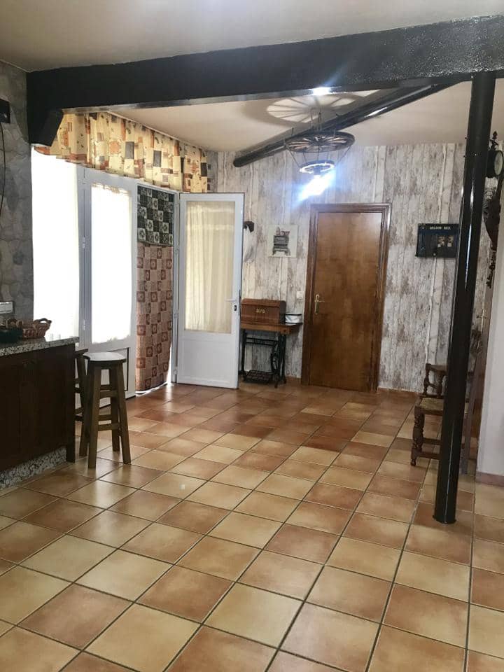 4 soveværelse Villa til salg i Moraleda de Zafayona med garage - € 185.000 (Ref: 4416634)