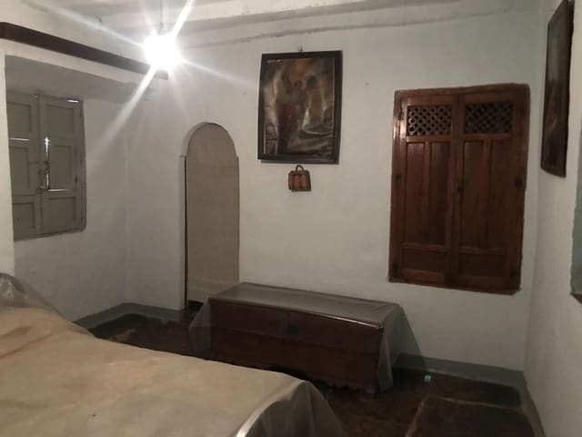 3 bedroom Villa for sale in Castillo de Locubín - € 21,500 (Ref: 4817659)