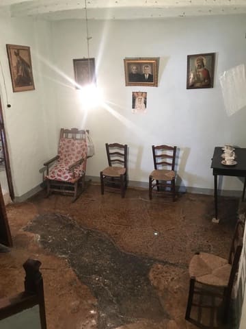 3 bedroom Villa for sale in Castillo de Locubín - € 21,500 (Ref: 4817659)