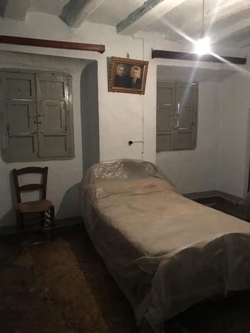 3 soverom Villa til salgs i Castillo de Locubín - € 21 500 (Ref: 4817659)