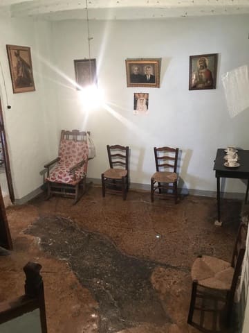3 soverom Villa til salgs i Castillo de Locubín - € 21 500 (Ref: 4817659)