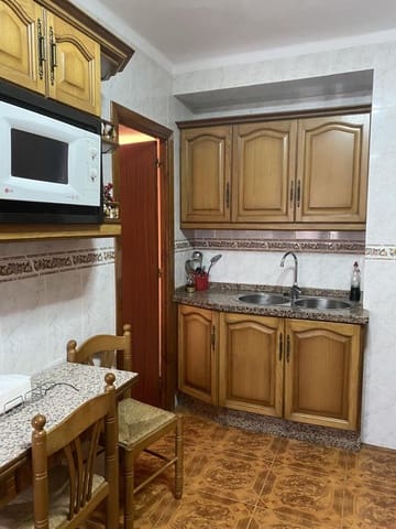 6 bedroom Villa for sale in Alcalá la Real with garage - € 79,500 (Ref: 6083802)