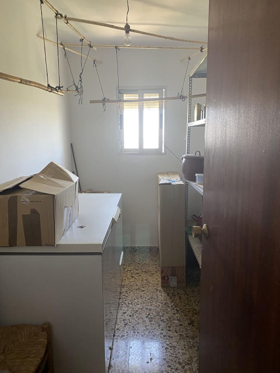 6 Zimmer Villa zu verkaufen in Alcala la Real mit Garage - 79.500 € (Ref: 6083802)