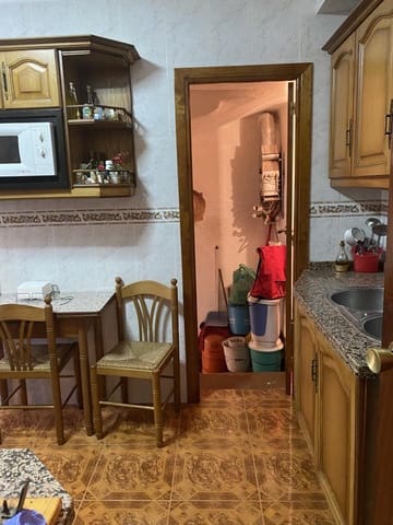 6 soverom Villa til salgs i Alcalá la Real med garasje - € 79 500 (Ref: 6083802)