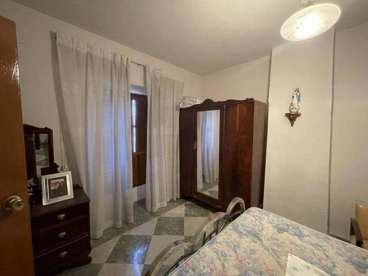 Chalet de 4 habitaciones en Moclín en venta con garaje - 78.000 € (Ref: 6963759)