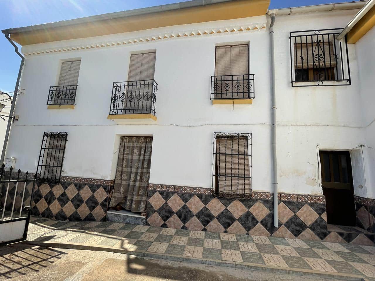 Chalet de 4 habitaciones en Moclín en venta con garaje - 78.000 € (Ref: 6963759)