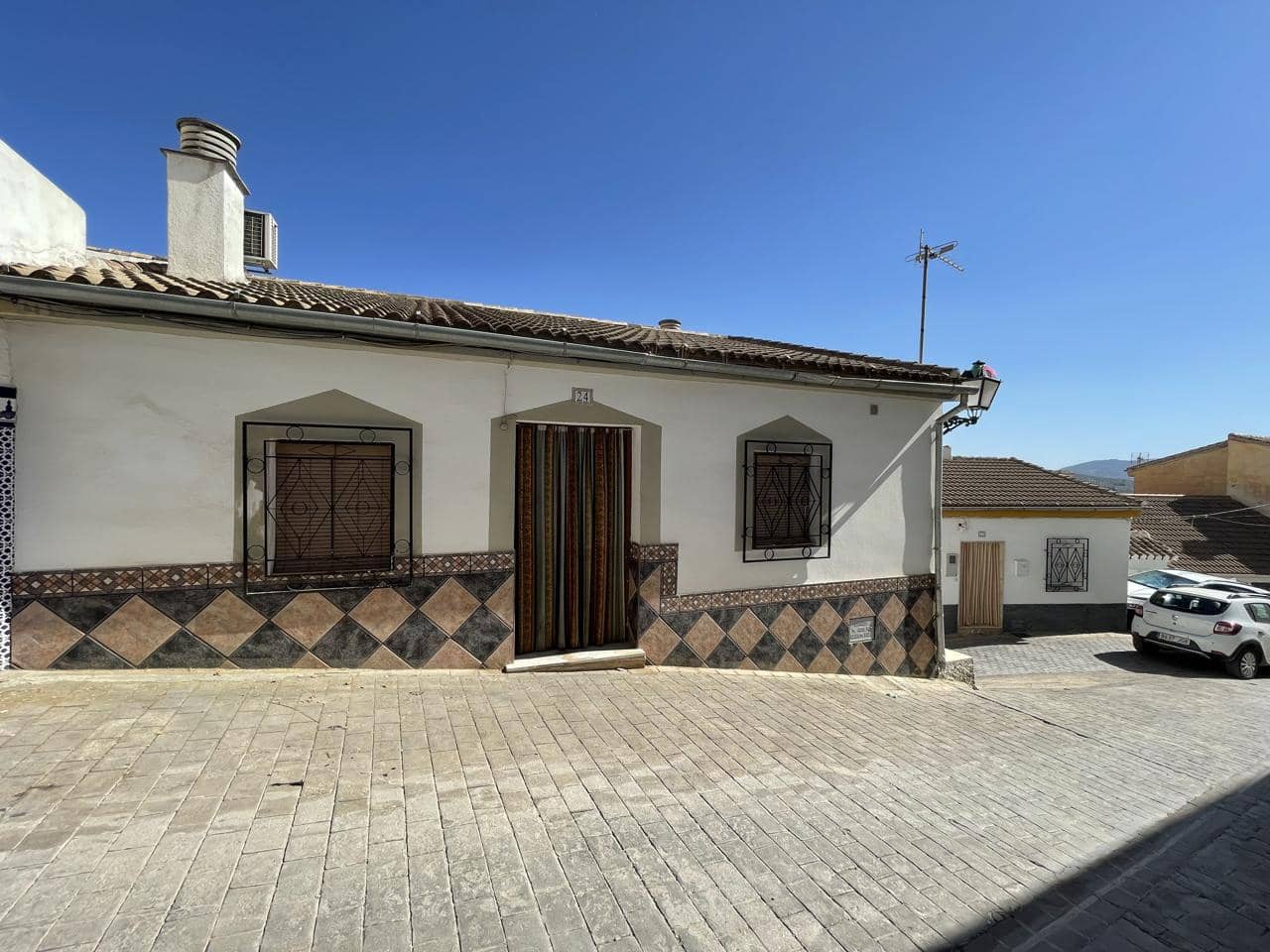 Chalet de 4 habitaciones en Moclín en venta con garaje - 78.000 € (Ref: 6963759)