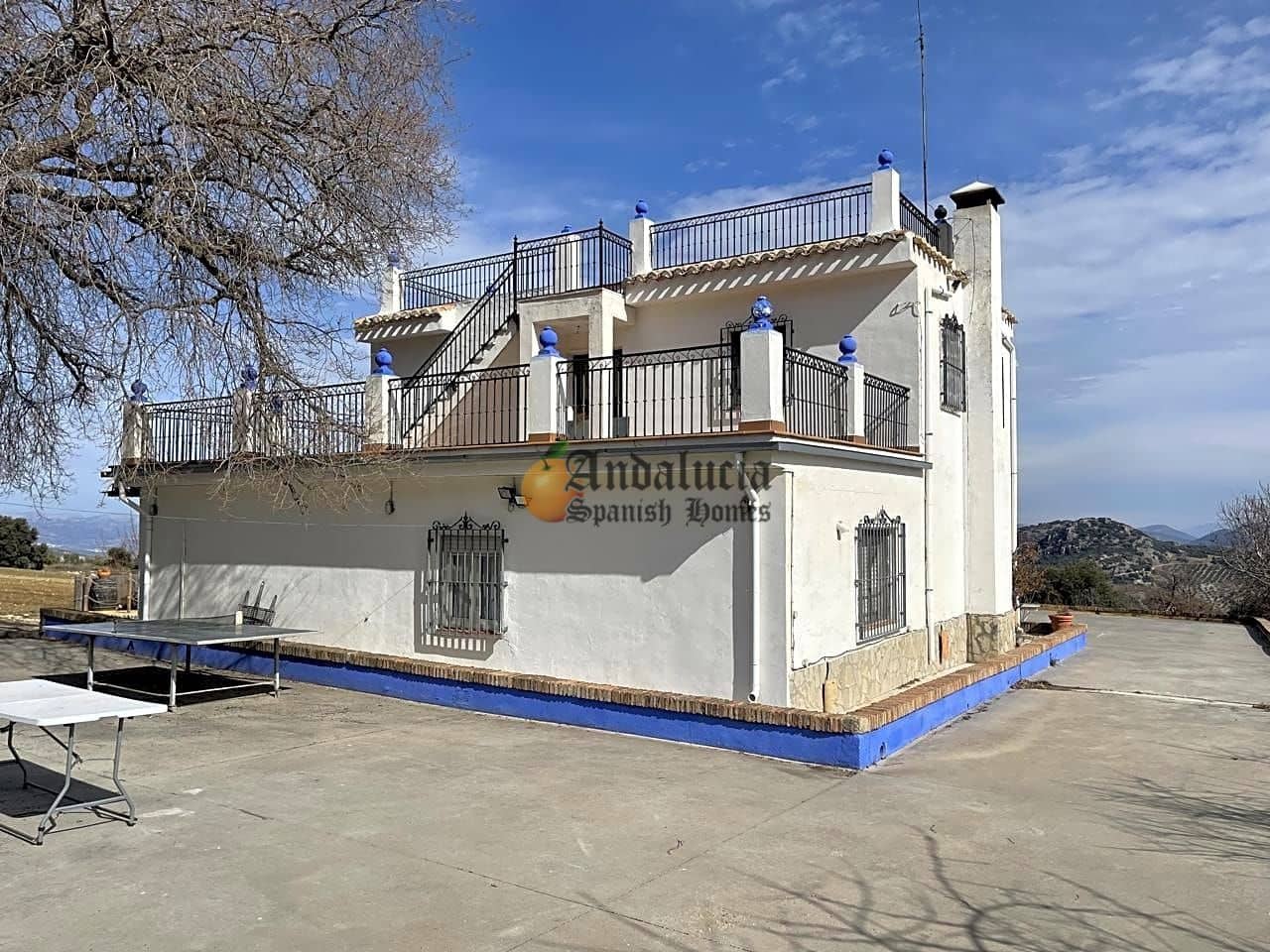 4 soveværelse Villa til salg i Montefrio med swimmingpool garage - € 300.000 (Ref: 7394013)