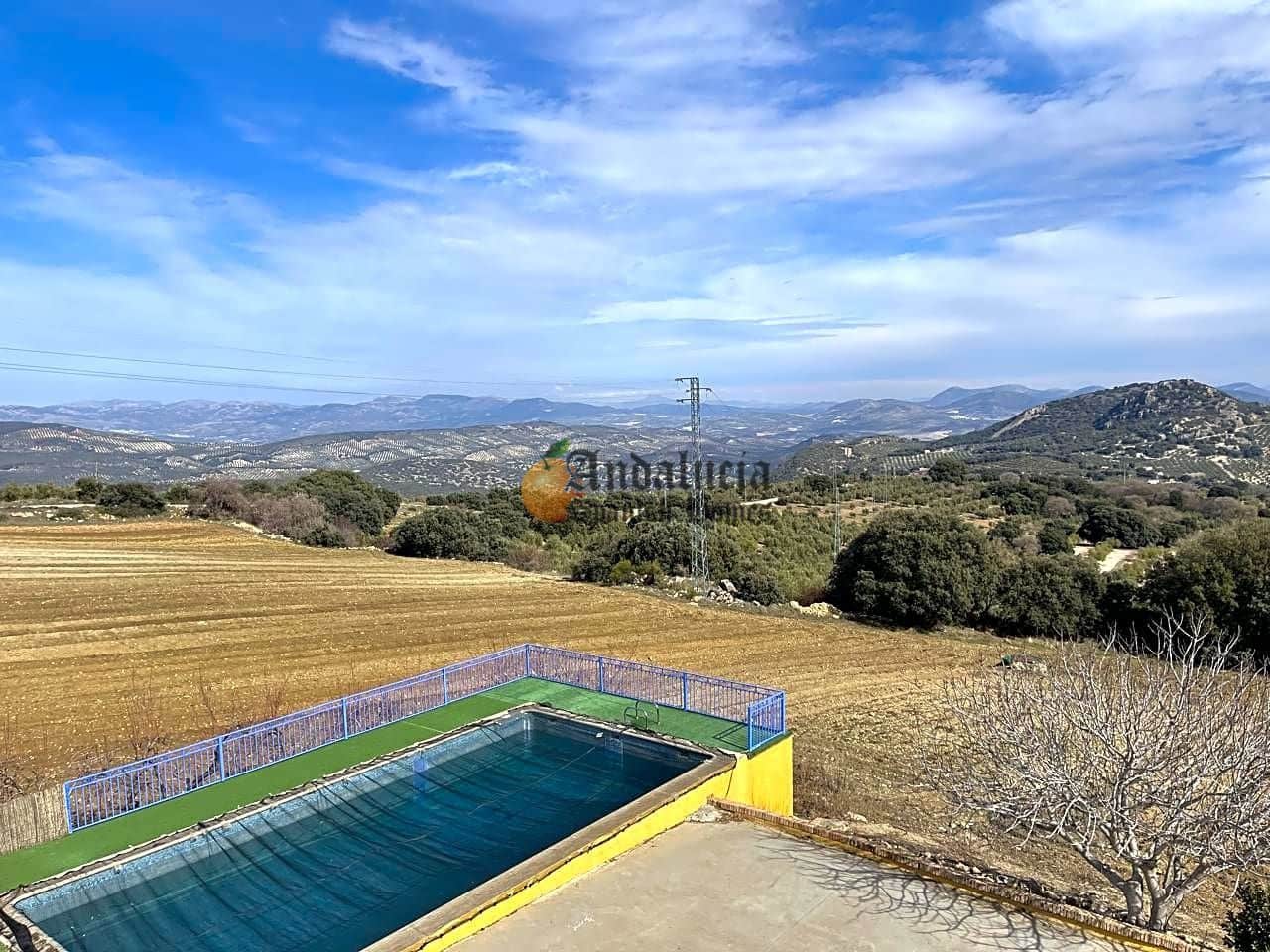 4 soveværelse Villa til salg i Montefrio med swimmingpool garage - € 300.000 (Ref: 7394013)