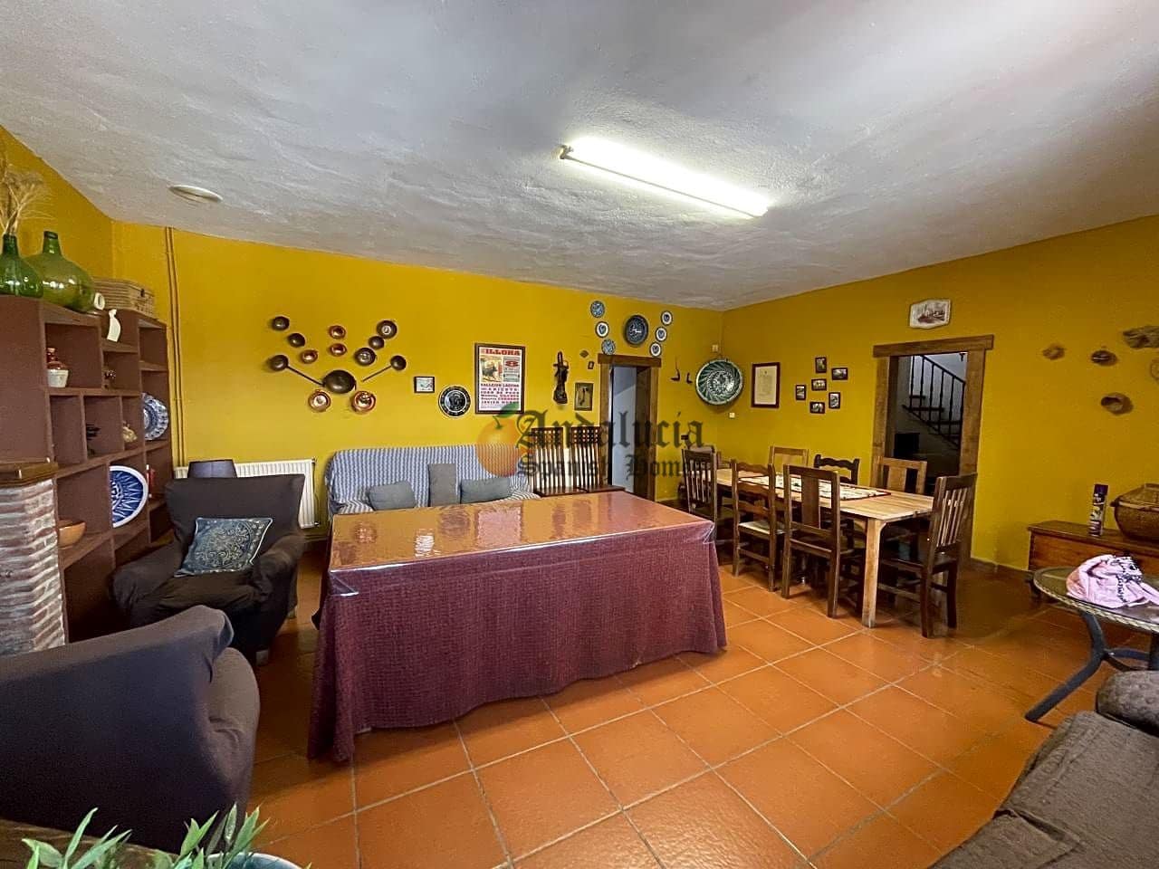 4 soveværelse Villa til salg i Montefrio med swimmingpool garage - € 300.000 (Ref: 7394013)