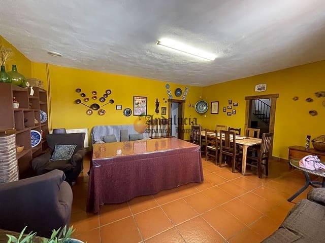 4 soveværelse Villa til salg i Montefrío med swimmingpool garage - € 300.000 (Ref: 7394013)