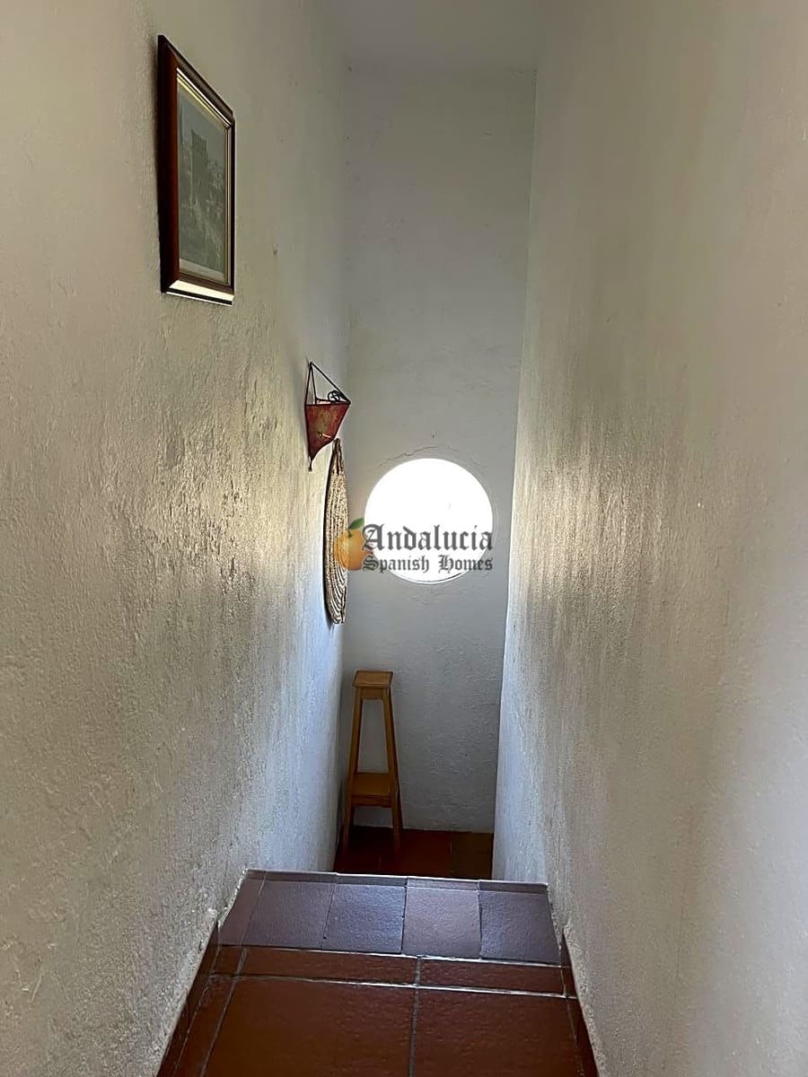 4 soveværelse Villa til salg i Montefrio med swimmingpool garage - € 300.000 (Ref: 7394013)