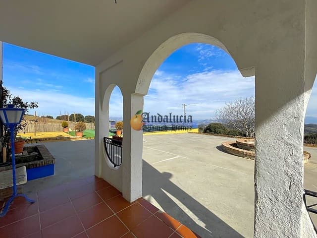 4 soveværelse Villa til salg i Montefrío med swimmingpool garage - € 300.000 (Ref: 7394013)