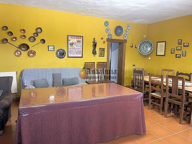 4 soveværelse Villa til salg i Montefrío med swimmingpool garage - € 300.000 (Ref: 7394013)