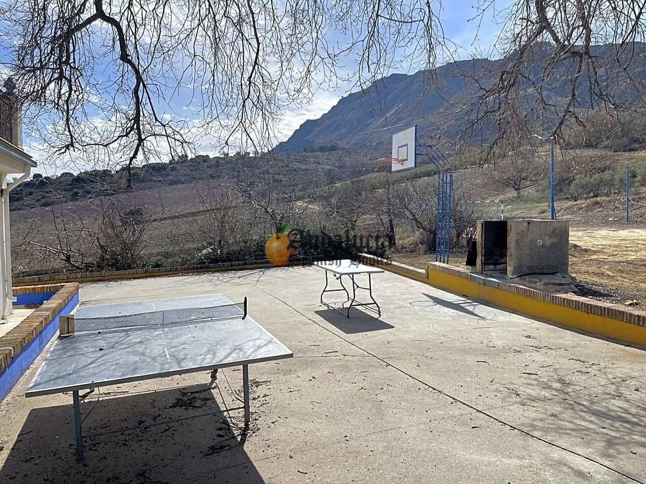 4 soveværelse Villa til salg i Montefrio med swimmingpool garage - € 300.000 (Ref: 7394013)