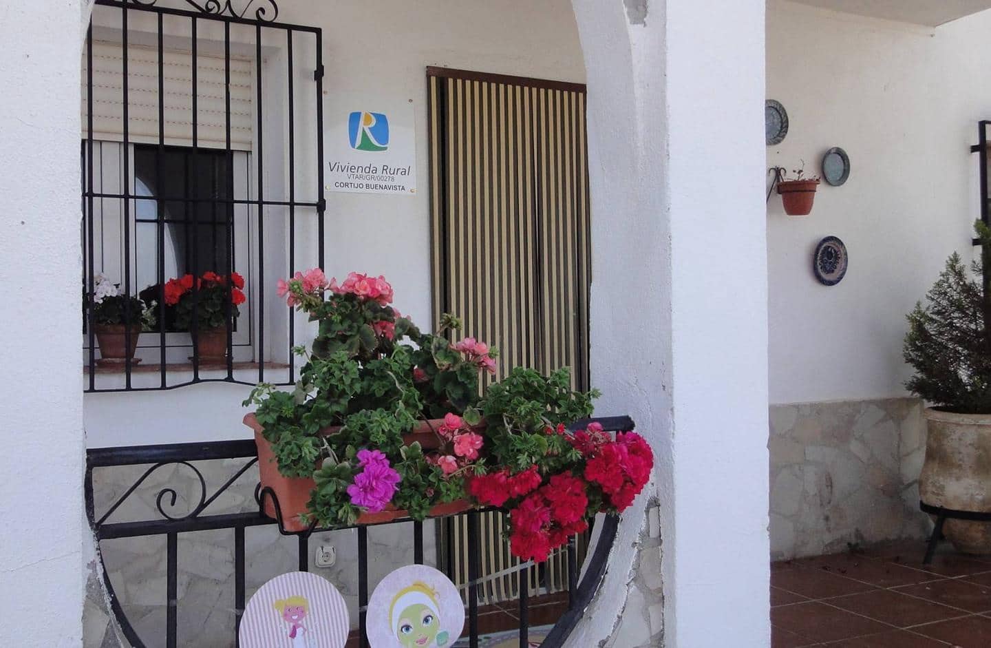 4 soveværelse Villa til salg i Montefrio med swimmingpool garage - € 300.000 (Ref: 7394013)