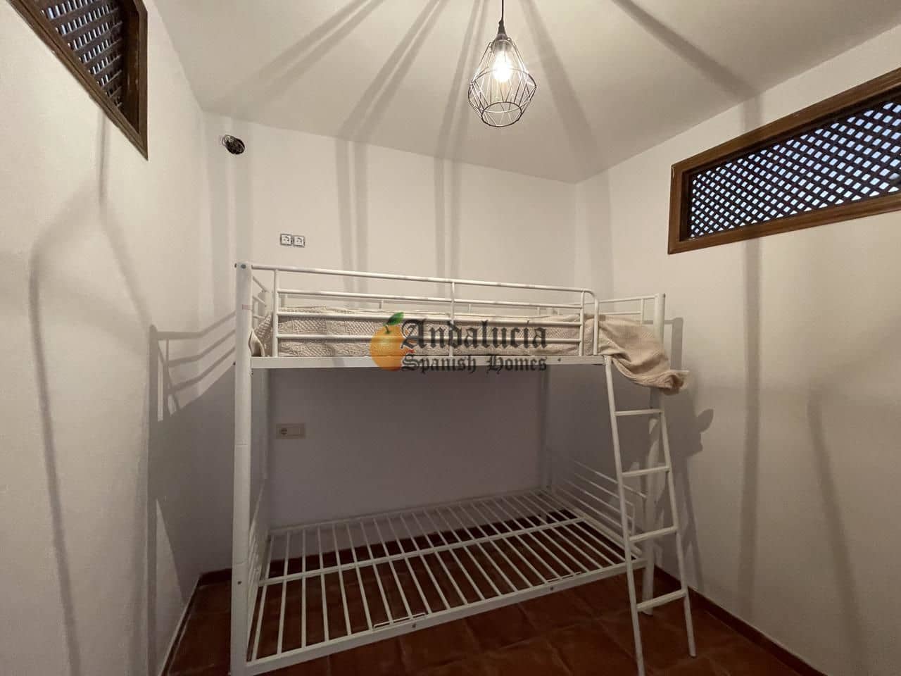 6 soveværelse Villa til salg i Illora med swimmingpool garage - € 250.000 (Ref: 7402079)