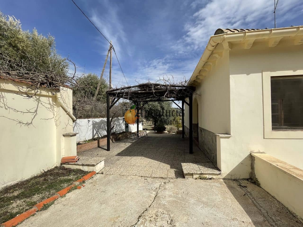 6 soveværelse Villa til salg i Illora med swimmingpool garage - € 250.000 (Ref: 7402079)