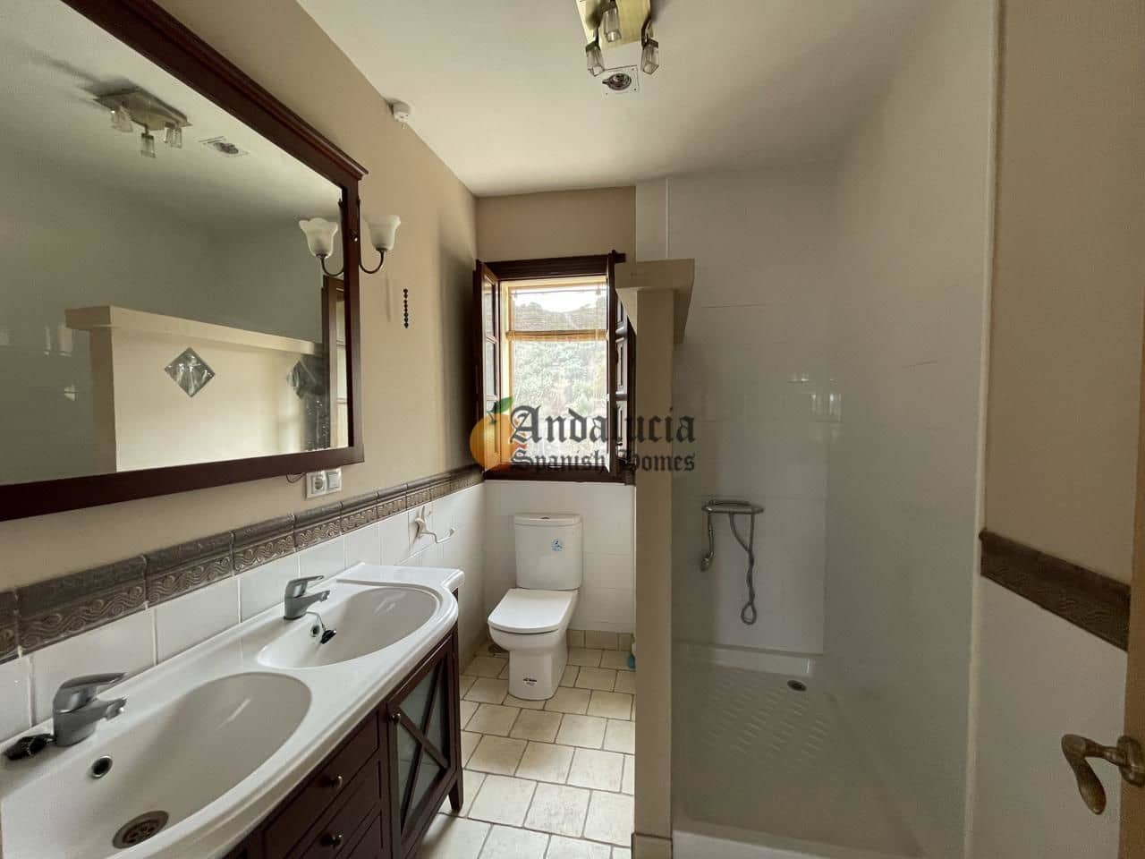 6 soveværelse Villa til salg i Illora med swimmingpool garage - € 250.000 (Ref: 7402079)