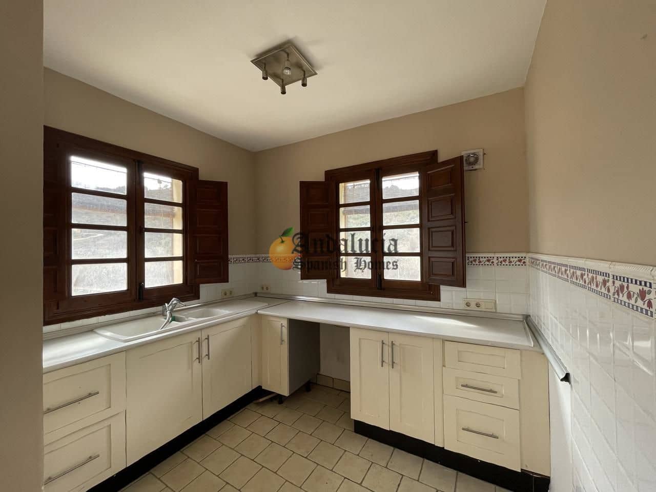 6 soveværelse Villa til salg i Illora med swimmingpool garage - € 250.000 (Ref: 7402079)