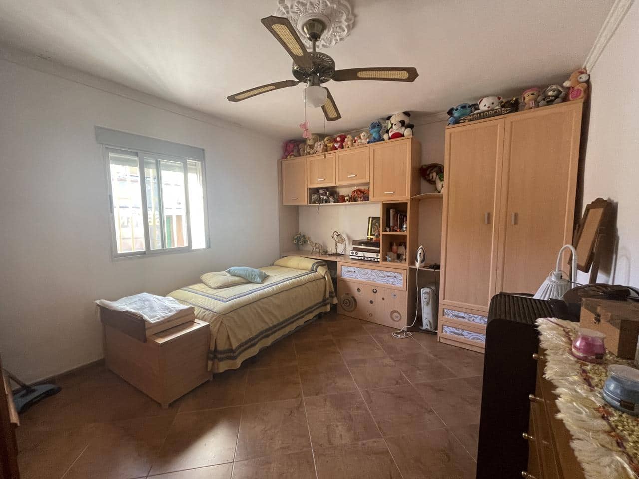 4 bedroom Villa for sale in Moraleda de Zafayona - € 105,000 (Ref: 8148880)