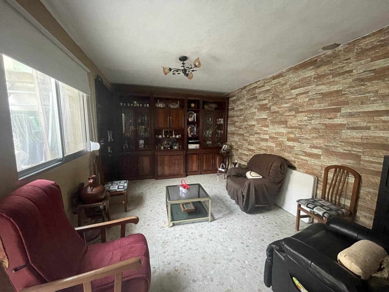 4 bedroom Villa for sale in Moraleda de Zafayona - € 105,000 (Ref: 8148880)