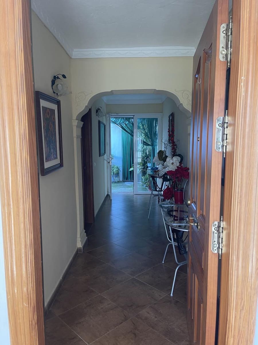 4 bedroom Villa for sale in Moraleda de Zafayona - € 105,000 (Ref: 8148880)