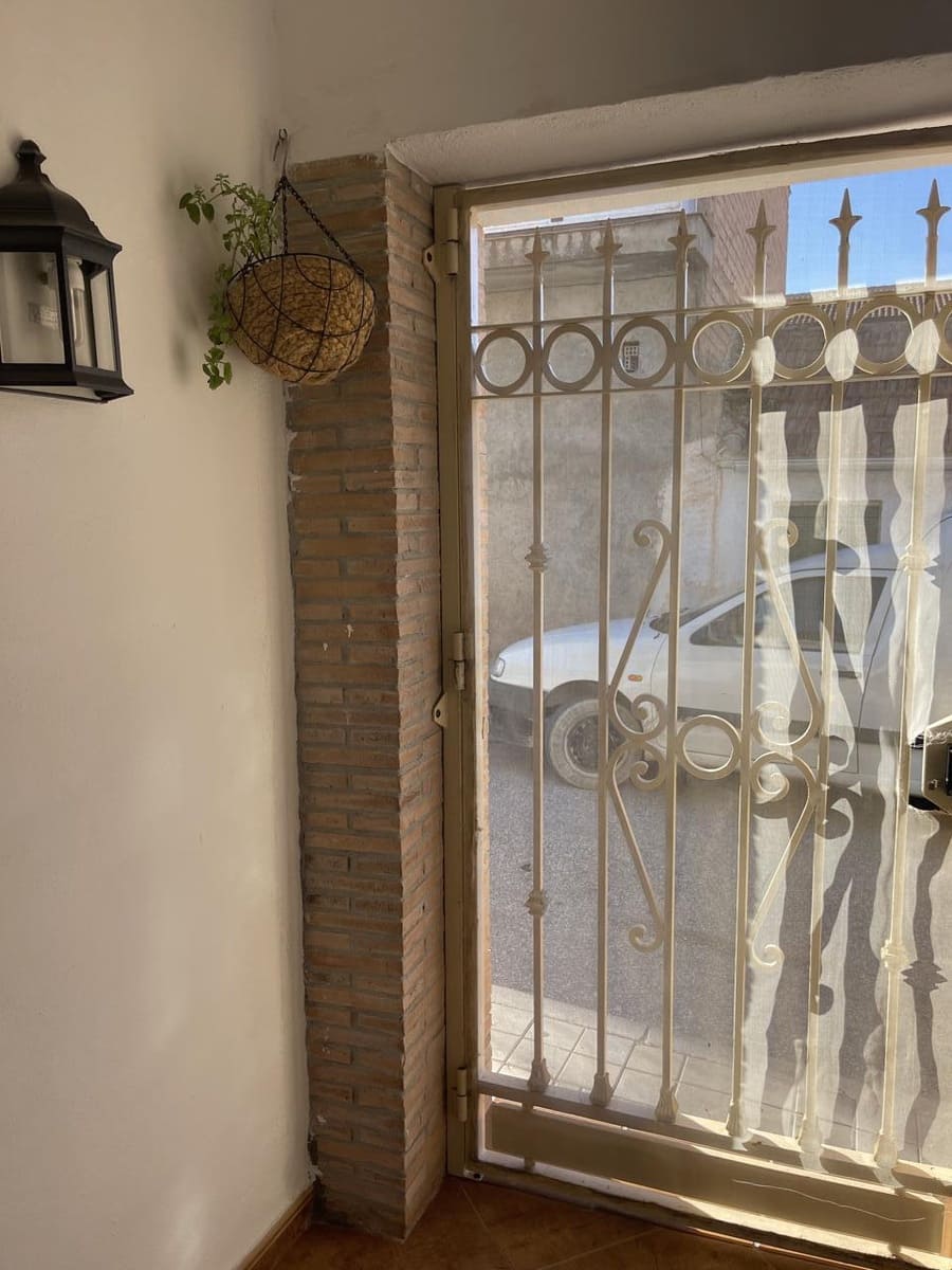 4 bedroom Villa for sale in Moraleda de Zafayona - € 105,000 (Ref: 8148880)