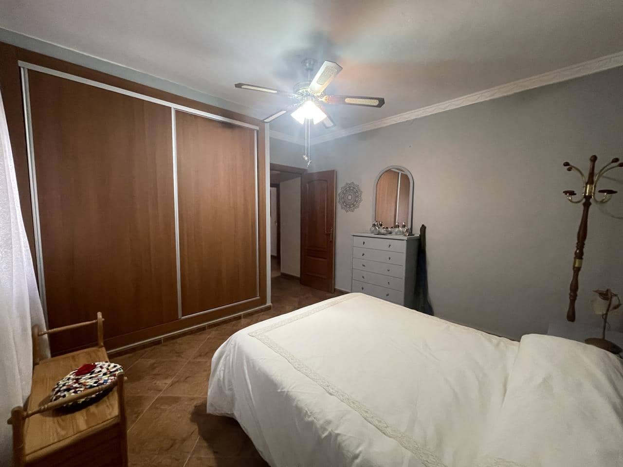 4 bedroom Villa for sale in Moraleda de Zafayona - € 105,000 (Ref: 8148880)