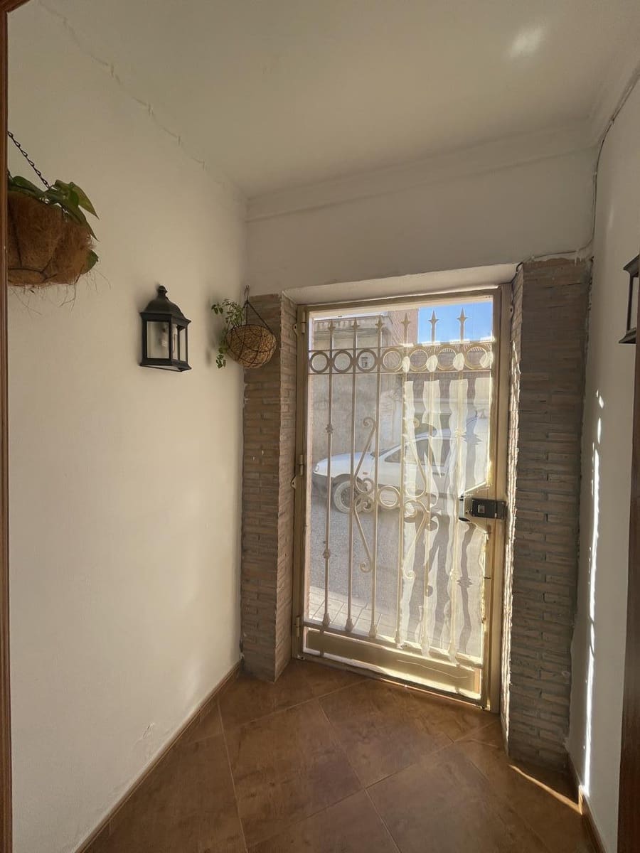 4 bedroom Villa for sale in Moraleda de Zafayona - € 105,000 (Ref: 8148880)