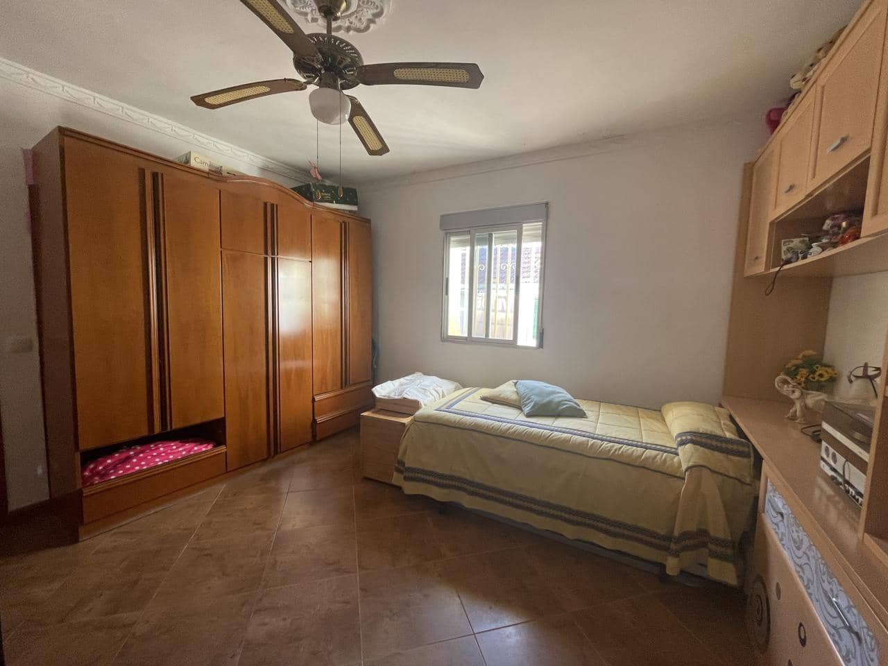 4 bedroom Villa for sale in Moraleda de Zafayona - € 105,000 (Ref: 8148880)