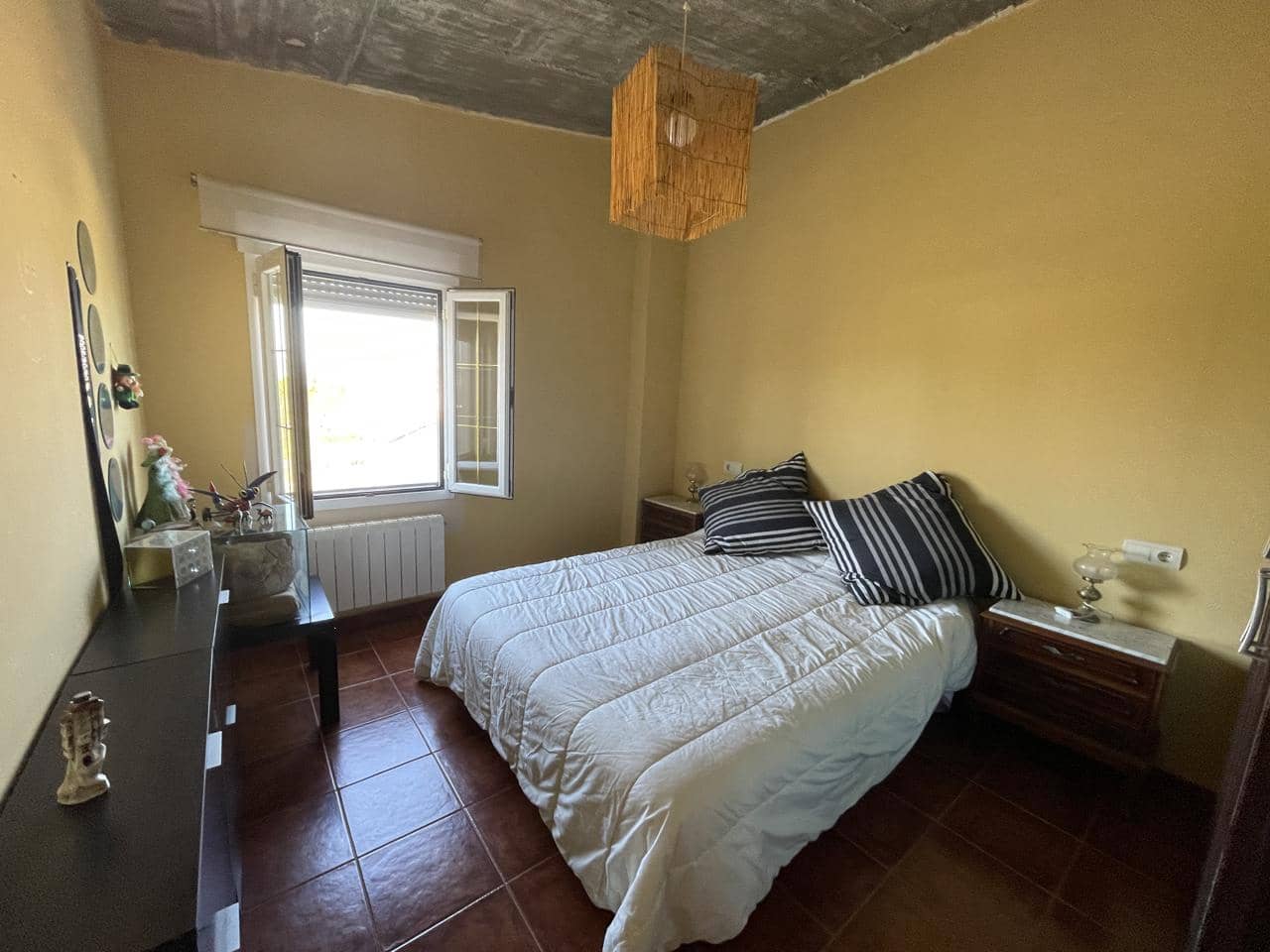 4 bedroom Villa for sale in Moraleda de Zafayona with pool garage - € 250,000 (Ref: 8166312)