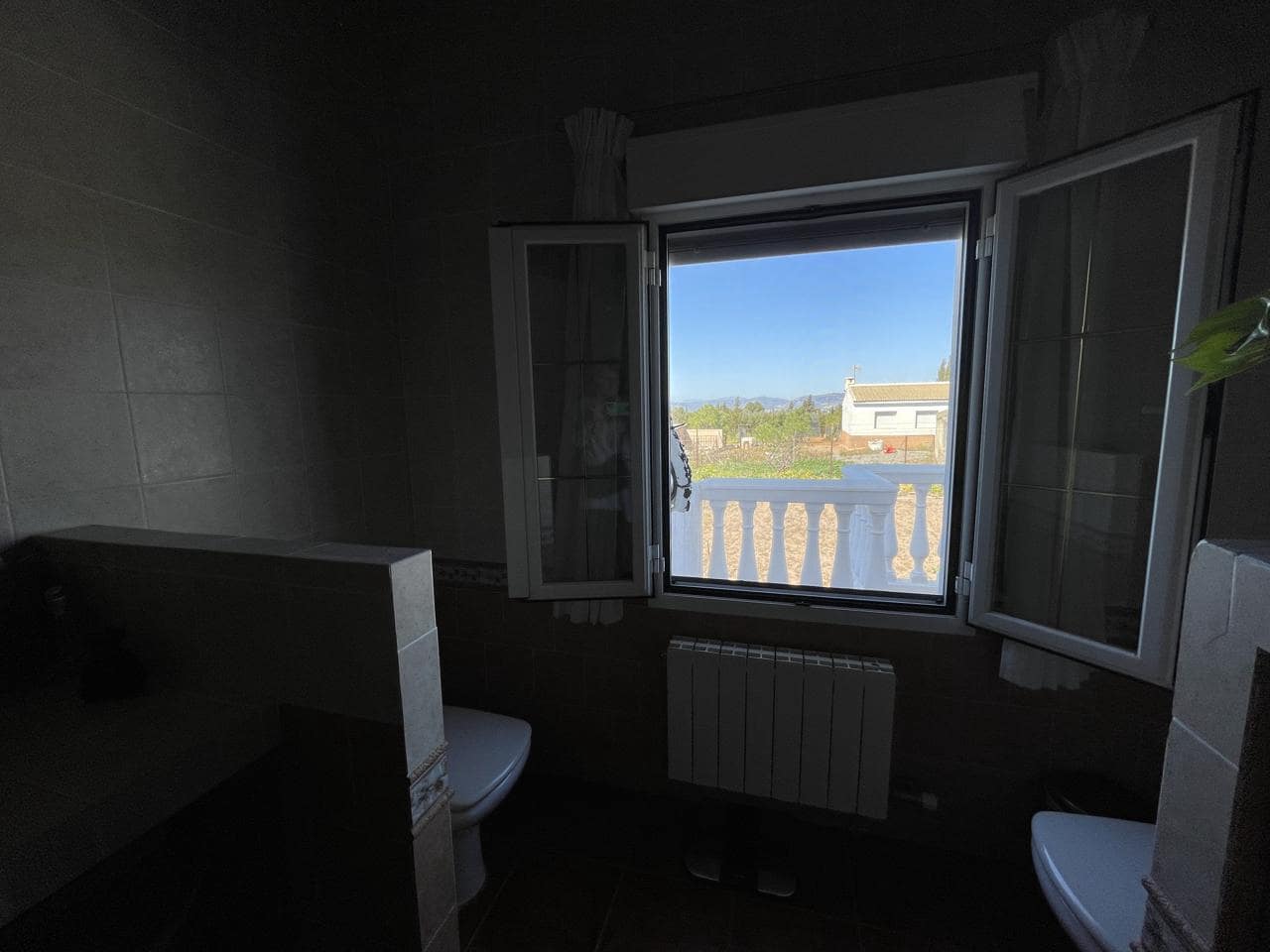 4 bedroom Villa for sale in Moraleda de Zafayona with pool garage - € 250,000 (Ref: 8166312)