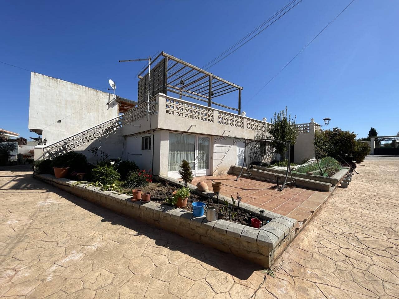 4 bedroom Villa for sale in Moraleda de Zafayona with pool garage - € 250,000 (Ref: 8166312)