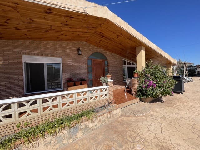 4 soveværelse Villa til salg i Moraleda de Zafayona med swimmingpool garage - € 250.000 (Ref: 8166312)