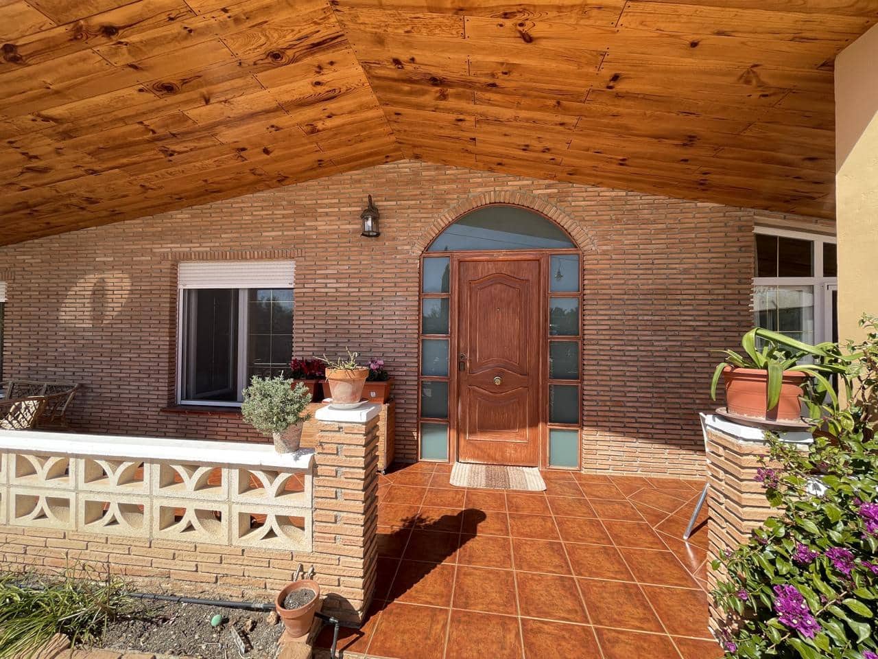 4 bedroom Villa for sale in Moraleda de Zafayona with pool garage - € 250,000 (Ref: 8166312)