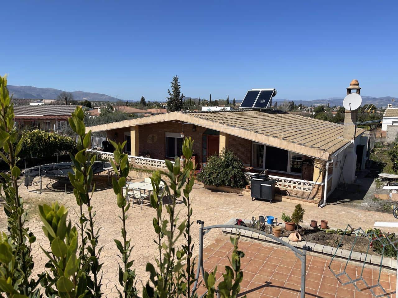 4 bedroom Villa for sale in Moraleda de Zafayona with pool garage - € 250,000 (Ref: 8166312)